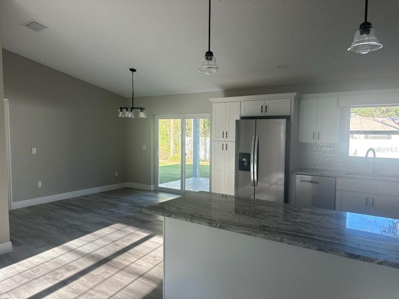 Spacious, unfurnished interior of a new home in , Dunnellon (Image 26).