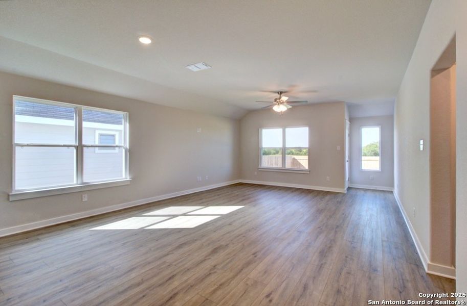 Spacious, unfurnished interior of a new home in Prairie Green, Converse (Image 16).