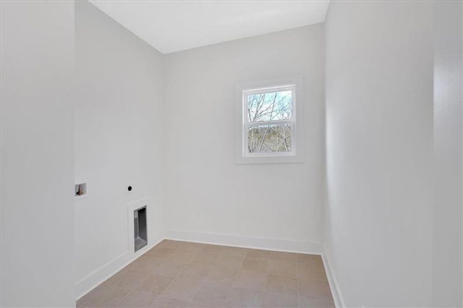 Spacious, unfurnished interior of a new home in , Cartersville (Image 36).