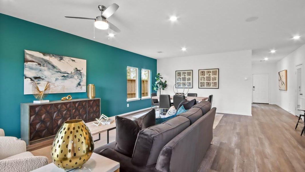 Representative furnished interior of a home built from the Perry by D.R. Horton in The Canopies, Splendora (Image 14). Representative furnished interior of a home built from the Perry by D.R. Horton in The Canopies, Splendora (Image 14).