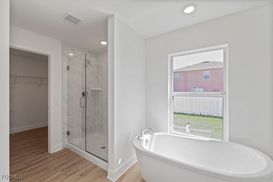 Furnished interior view inside a new home in Cape Coral, Cape Coral (Image 12).