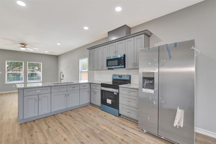 Furnished interior view inside a new home in , Madisonville (Image 10).