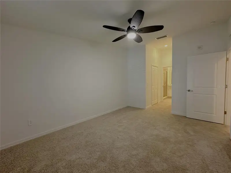 Spacious, unfurnished interior of a new home in , Punta Gorda (Image 9).