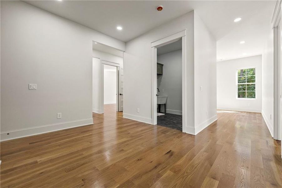 Spacious, unfurnished interior of a new home in , Atlanta (Image 22).
