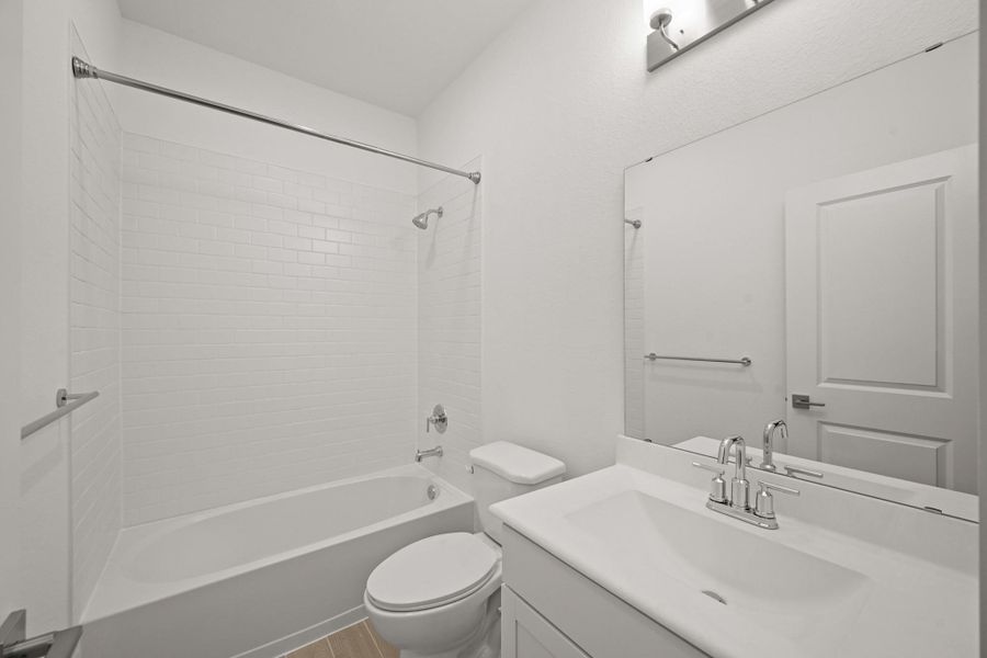 Hall bath (*Photo not of actual home and used for illustration purposes only.)