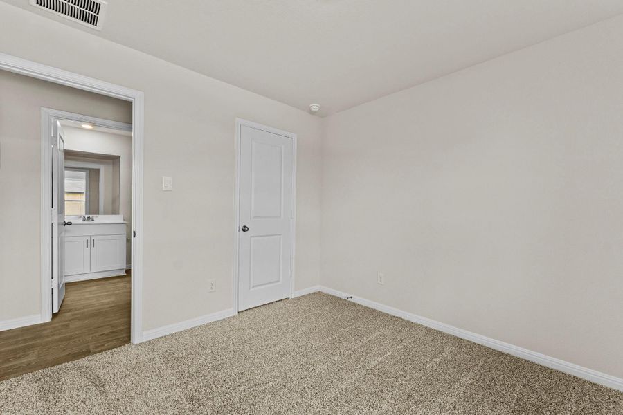Spacious, unfurnished interior of a new home in Whisper South, San Marcos (Image 19).