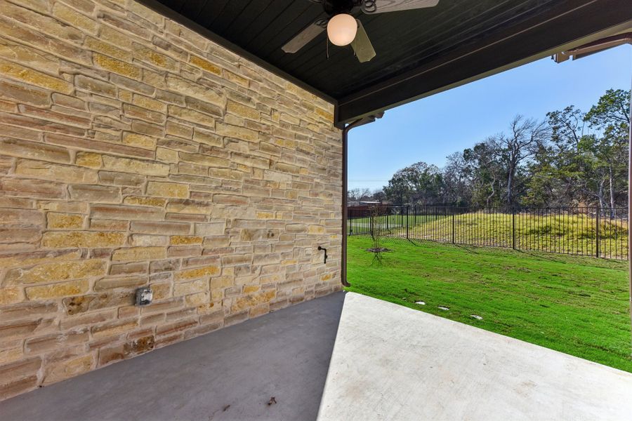 52 web or mls Robin Trail S0401 052