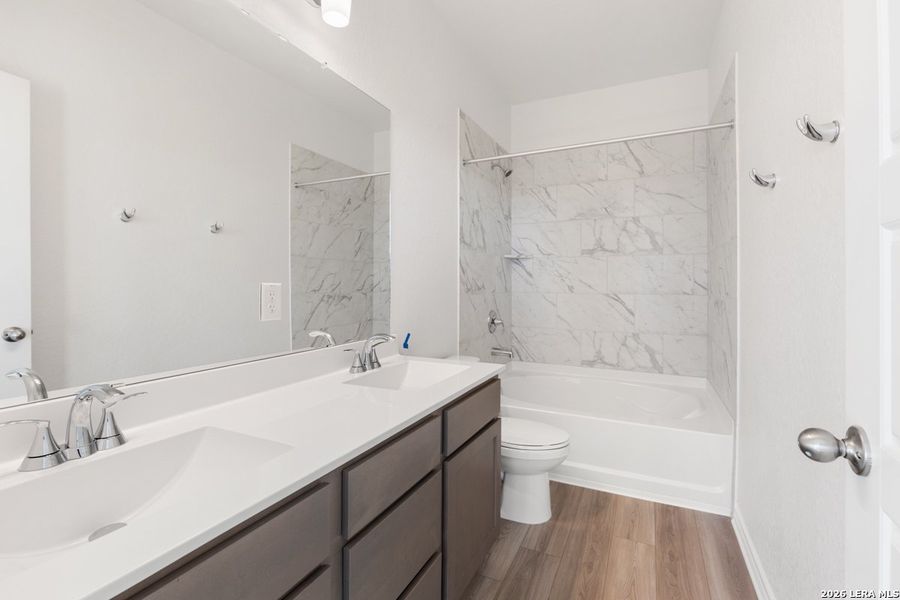 Furnished interior view inside a new home in Punta Verde, Converse (Image 9).
