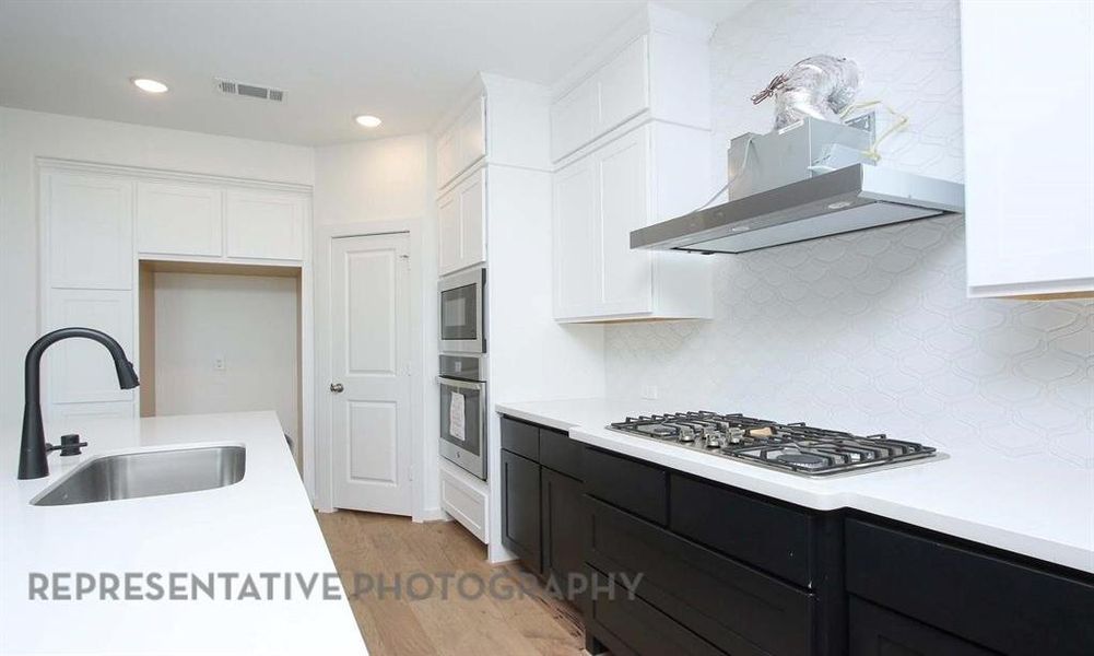 Furnished interior view inside a new home in Star Trail, Prosper (Image 8).