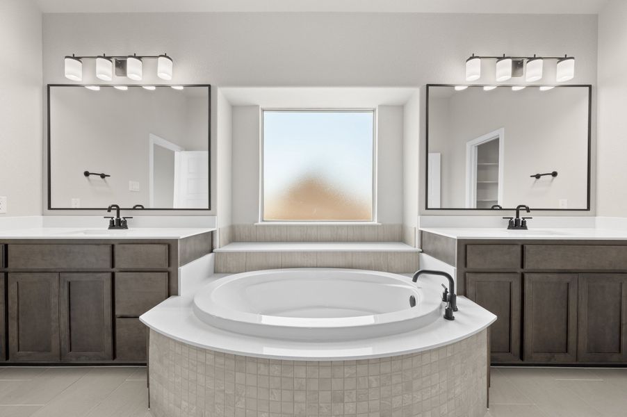 Furnished interior view inside a new home in Waterford Park, Weatherford (Image 13).