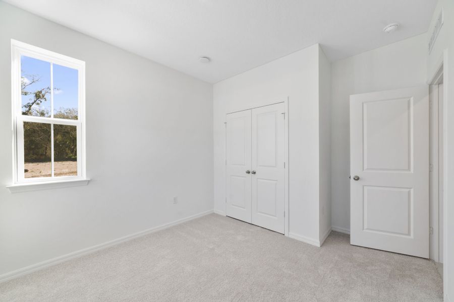 Spacious, unfurnished interior of a new home in Aulin Square, Oviedo (Image 30).