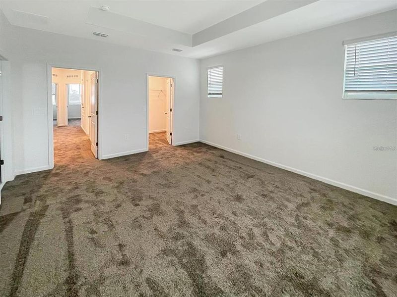 Spacious, unfurnished interior of a new home in , Davenport (Image 16).