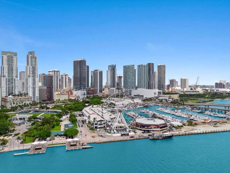 Condo located in Miami, FL showcasing its design and architecture (Image 3).