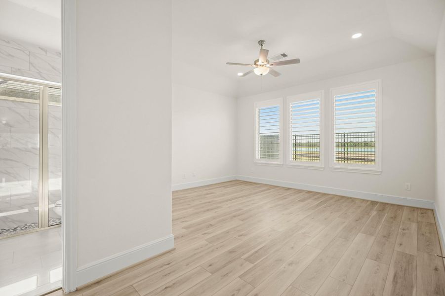 Spacious, unfurnished interior of a new home in Westwood, League City (Image 28). Spacious, unfurnished interior of a new home in Westwood, League City (Image 28).
