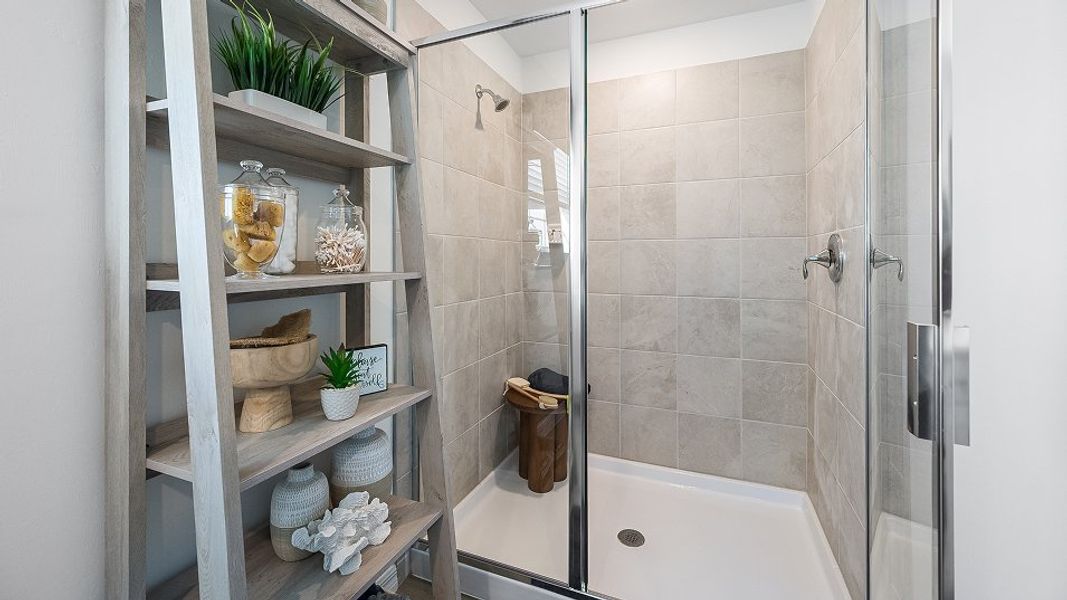 2529 Amalfi Owners Bath 2of2 Base2 6 12 25