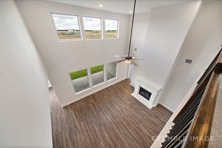 Spacious, unfurnished interior of a new home in Lago Mar, Texas City (Image 23).