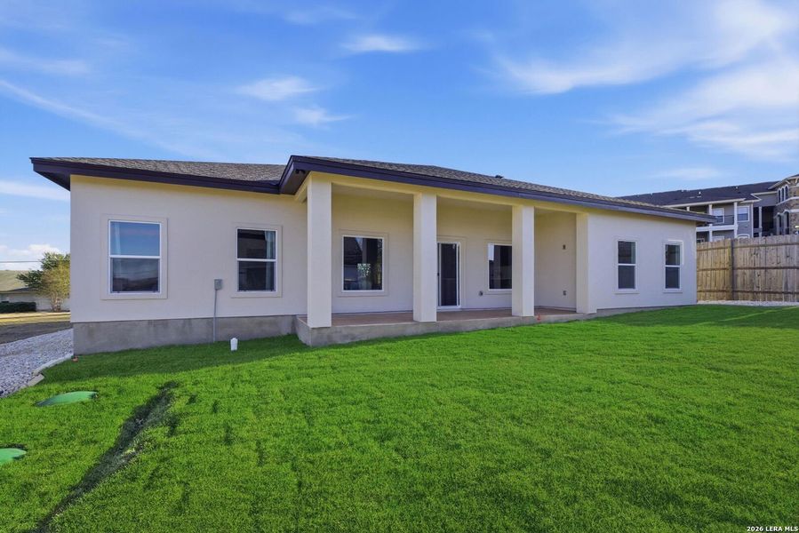 Exterior details and patio area of a home in , Selma (Image 3).