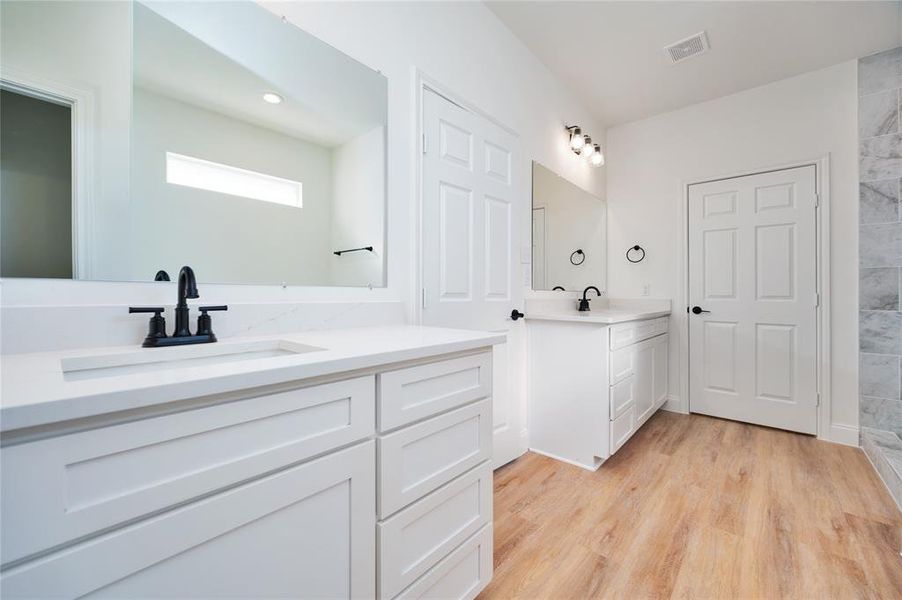 Furnished interior view inside a new home in , Brashear (Image 9).