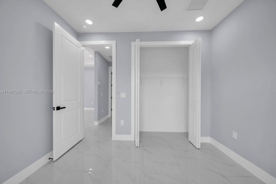 Spacious, unfurnished interior of a new home in , Lehigh Acres (Image 28).