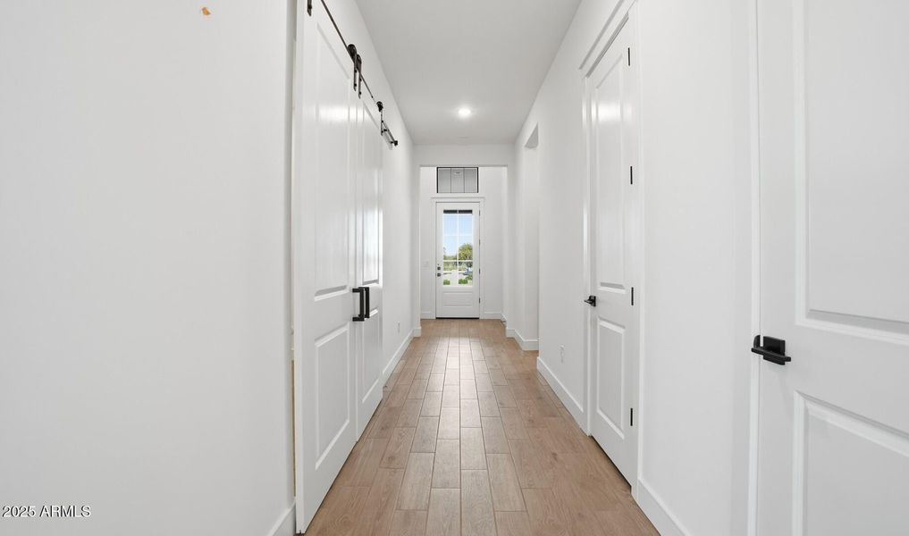 Edgewood Lot #165 Foyer (2) (Large)