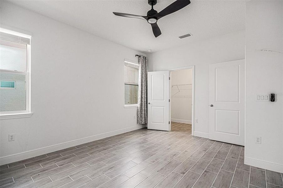 Spacious, unfurnished interior of a new home in Hills of Minneola, Minneola (Image 15).