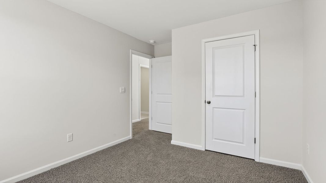 Spacious, unfurnished interior of a new home in Hunters Ridge, Woodruff (Image 25).