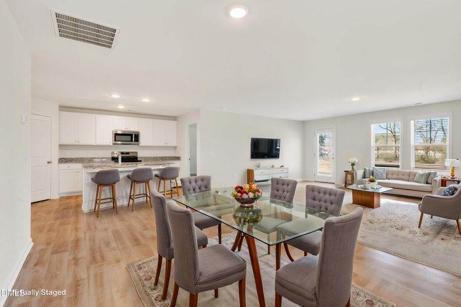 14-web-or-mls-DSC02578 - Dining Room - S