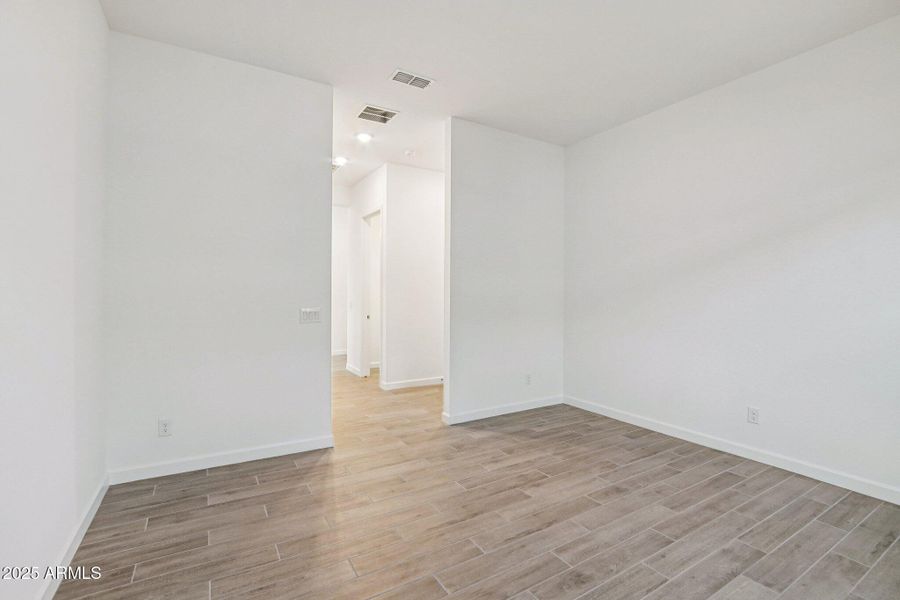 6-web-or-mls-E Saddle Way-S1212-006