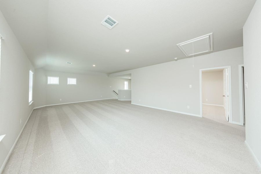Spacious, unfurnished interior of a new home in Cliffstone Hills, Conroe (Image 14).