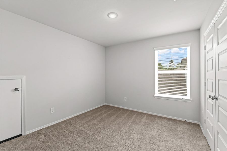 Spacious, unfurnished interior of a new home in Liberty Collection at Fairway Farms, Tomball (Image 18).