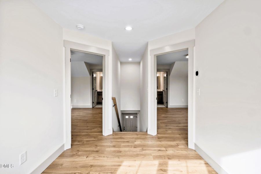 24 2nd floor landing