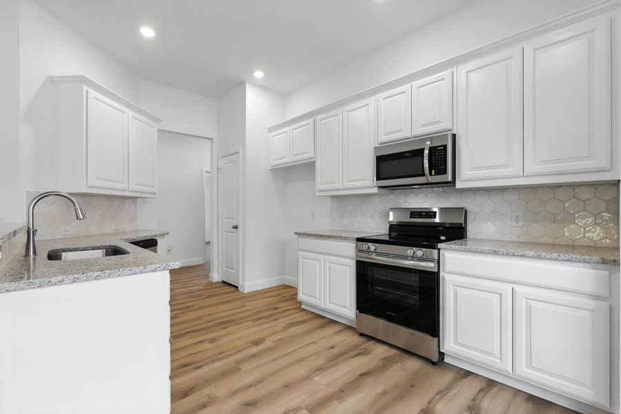 Representative furnished interior of a home built from the Hanover by Cheldan Homes in Craftsmen's Corner, Cleburne (Image 44).