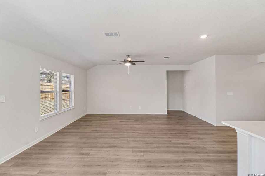 Spacious, unfurnished interior of a new home in Arcadia Ridge - Classic Series, San Antonio (Image 36).