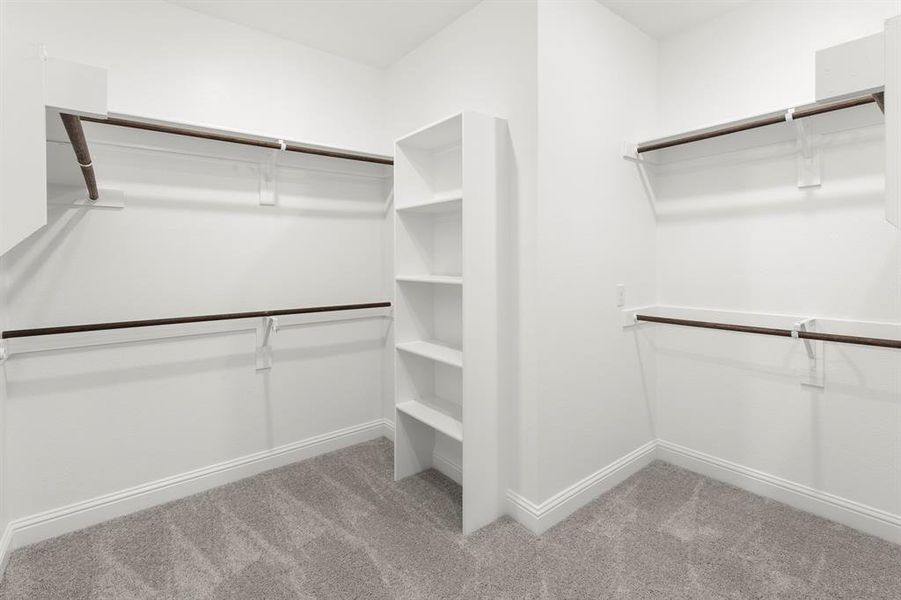 17. 2029 Gladd - Closet