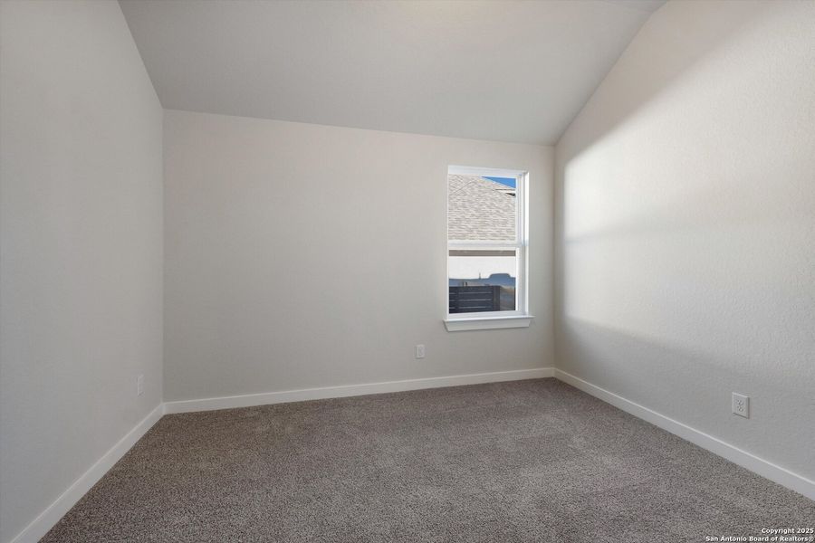 Spacious, unfurnished interior of a new home in The Grove at Vintage Oaks, New Braunfels (Image 18).