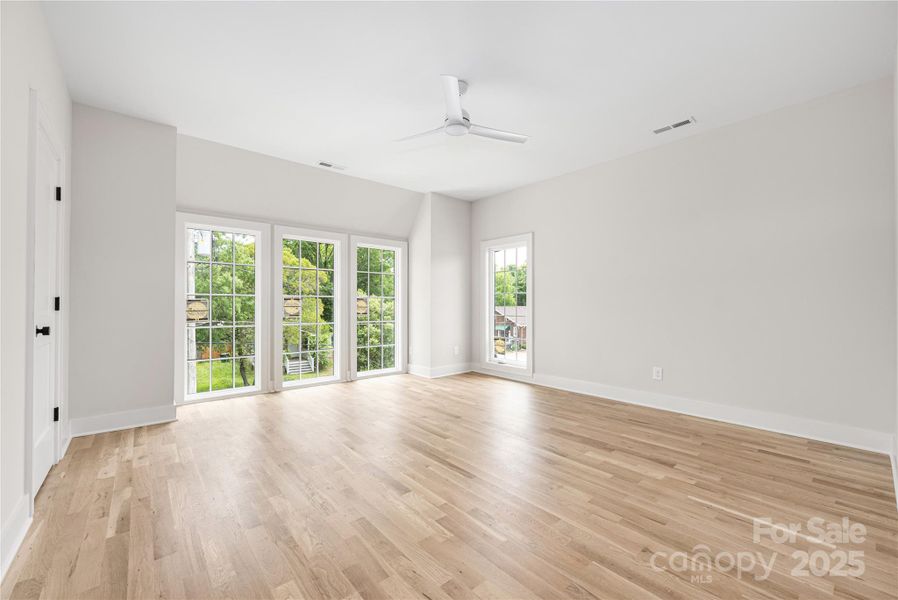 Spacious, unfurnished interior of a new home in , Charlotte (Image 40).