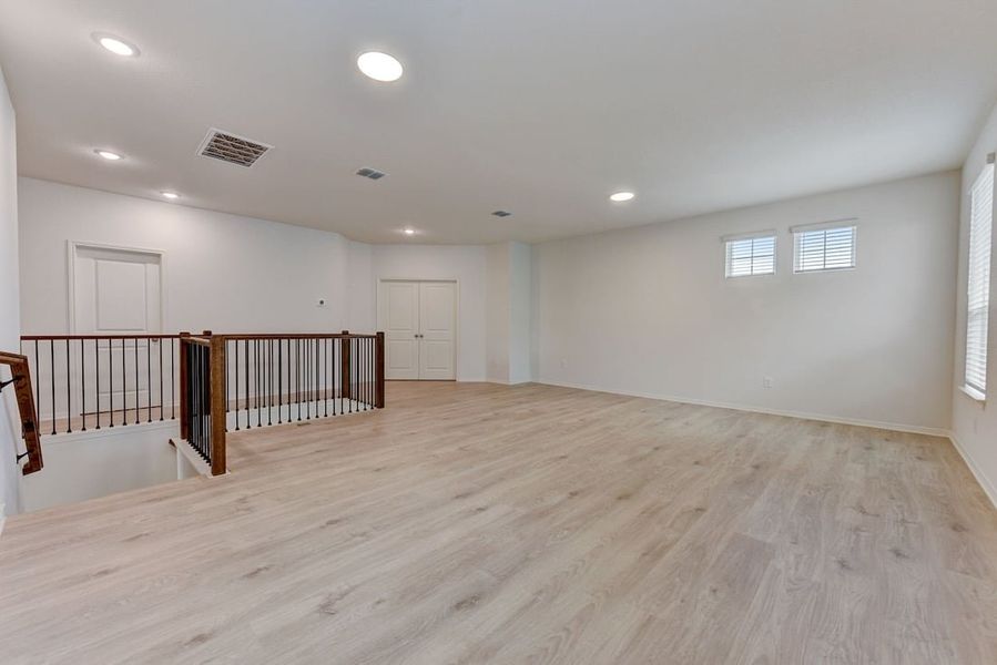 Spacious, unfurnished interior of a new home in Sauls Ranch, Round Rock (Image 18).