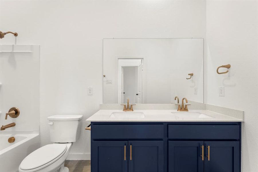 14. 1600 Eagle Meadow - 3RD Bath 14. 1600 Eagle Meadow - 3RD Bath