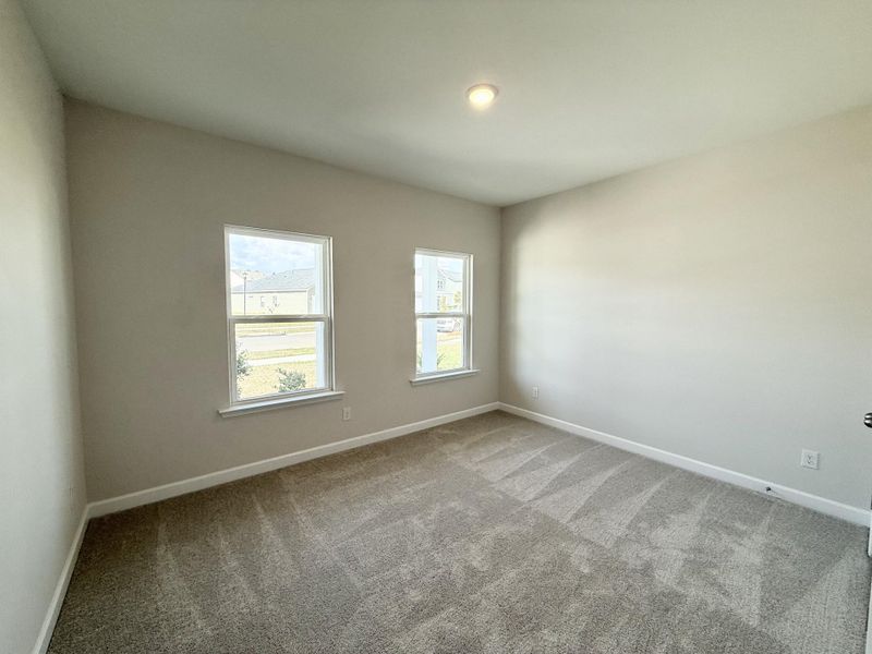 Spacious, unfurnished interior of a new home in , Summerville (Image 16).