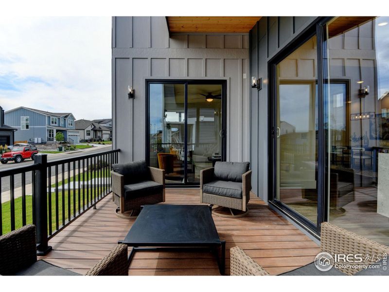 Beautiful low-maintenance composite decking!