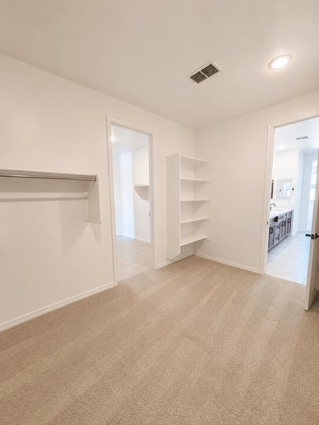 Spacious, unfurnished interior of a new home in The Grove at El Cidro, Goodyear (Image 10).