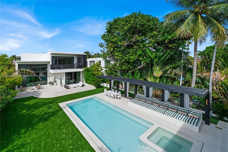 Exterior details and patio area of a home in , Miami Beach (Image 55).