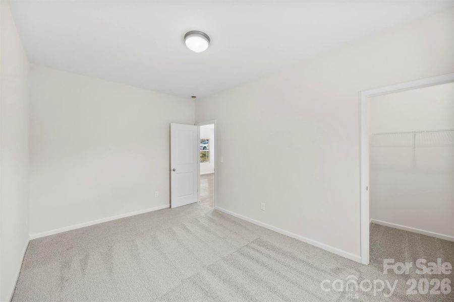 Spacious, unfurnished interior of a new home in , Kings Mountain (Image 34).