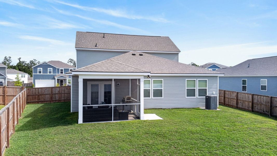 Exterior details and patio area of a home in Bradford Pointe, Summerville (Image 22).