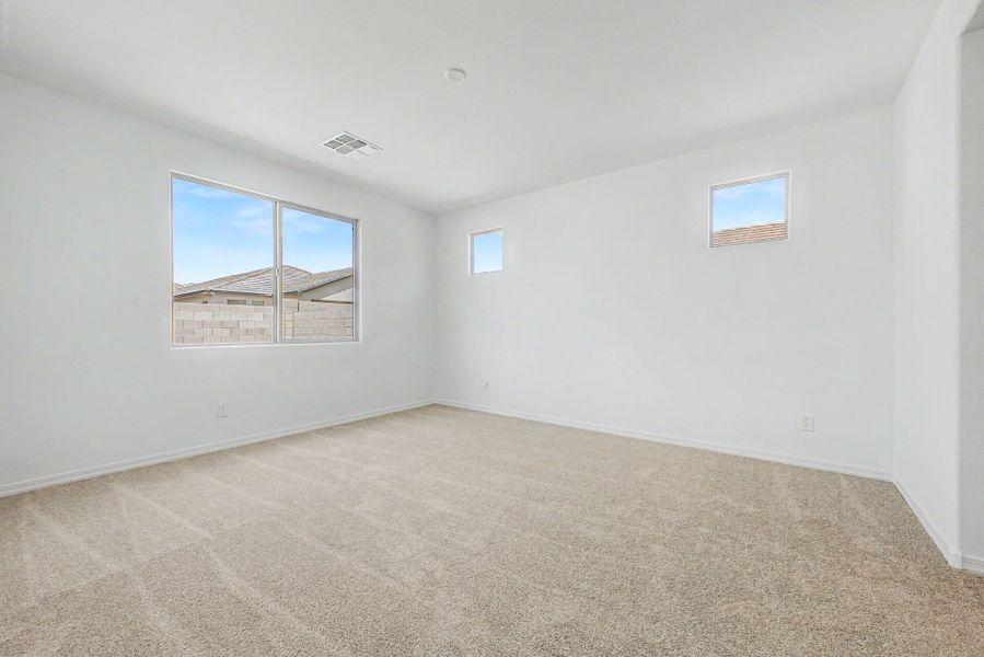 Spacious, unfurnished interior of a new home in Landmarke, San Tan Valley (Image 10).