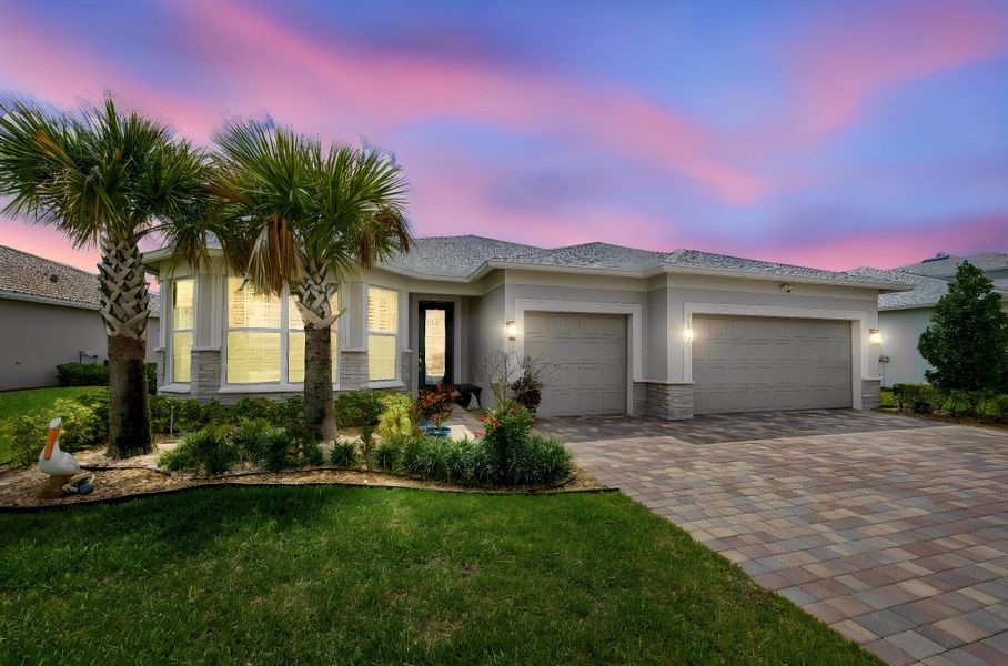 3-web-or-mls-12261-sw-sand-dollar-way