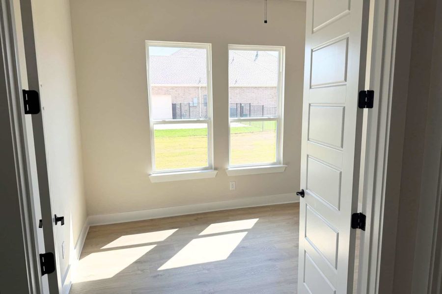 Spacious, unfurnished interior of a new home in Ridge Park Estates, Royse City (Image 15).