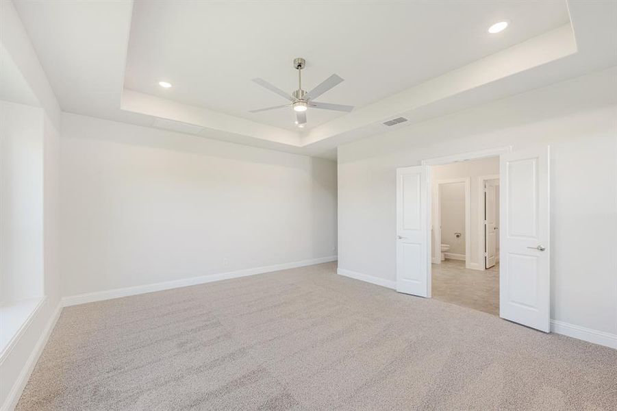 Spacious, unfurnished interior of a new home in Terracina, Rockwall (Image 25). Spacious, unfurnished interior of a new home in Terracina, Rockwall (Image 25).