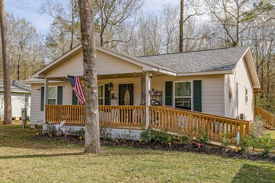 Exterior details and patio area of a home in , Livingston (Image 24).