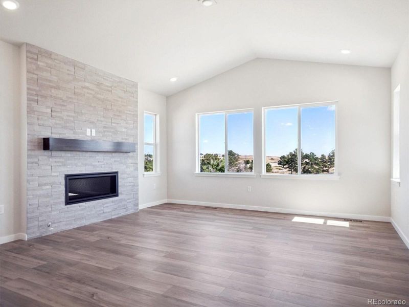Spacious, unfurnished interior of a new home in Trails at Smoky Hill, Parker (Image 22).